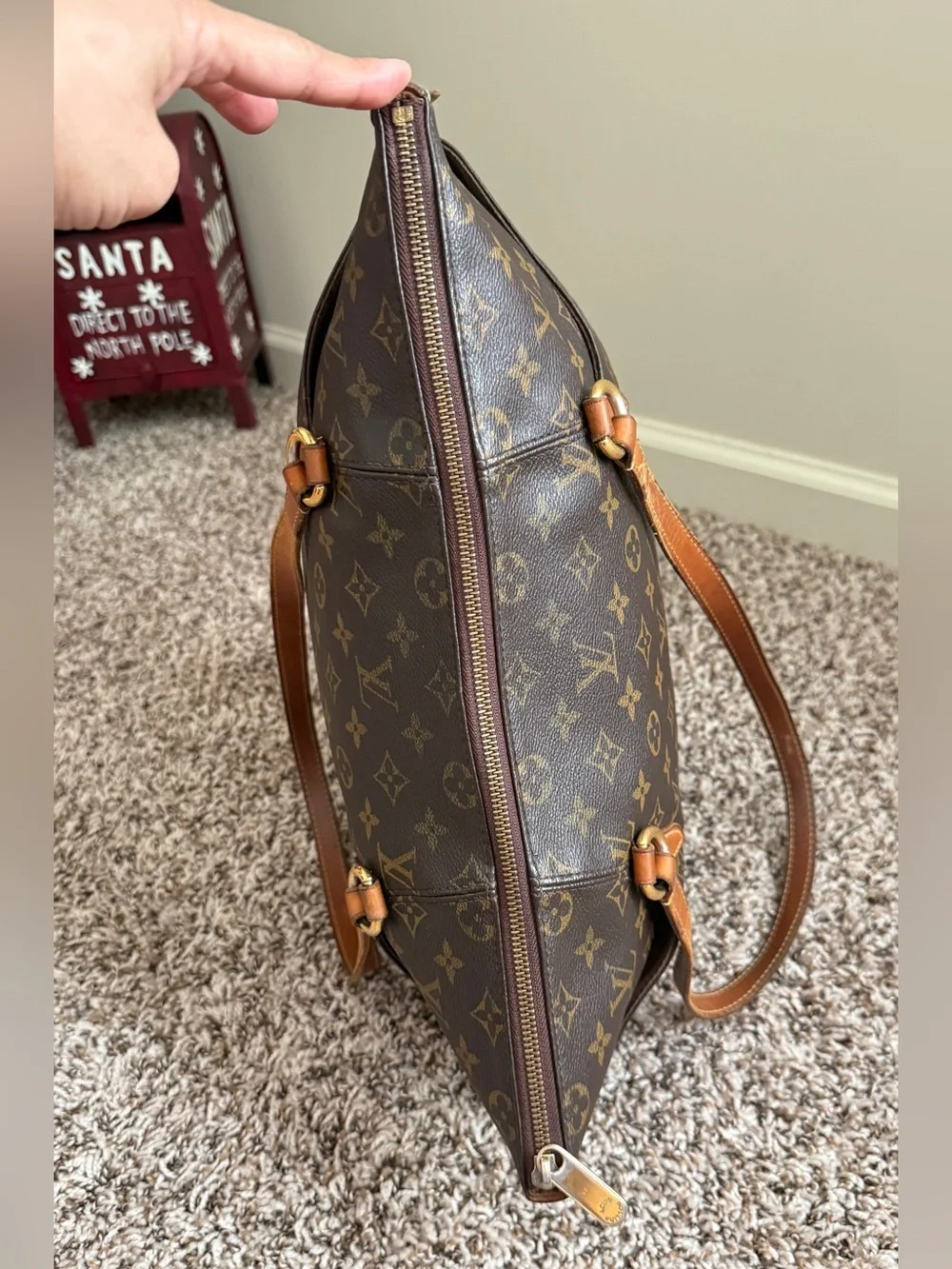 Authentic Louis Vuitton Totally MM in Monogram Canvas